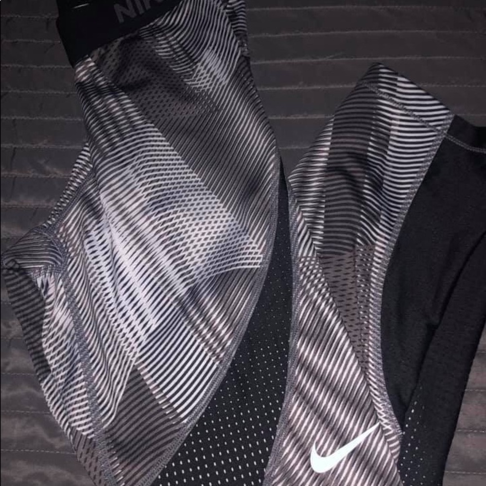 Nike cropped- small